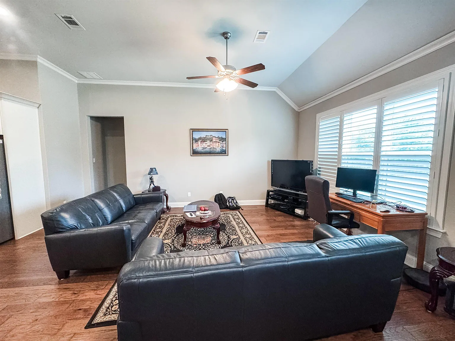 5 bed, 4.5 bath, 4967 sqft, $4,500 — Photo 4