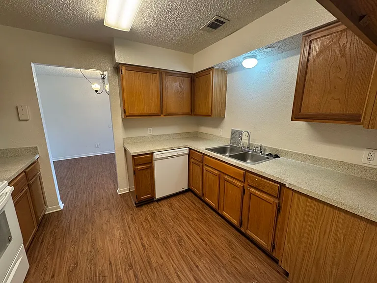 7510 Connie Ln — Photo 10