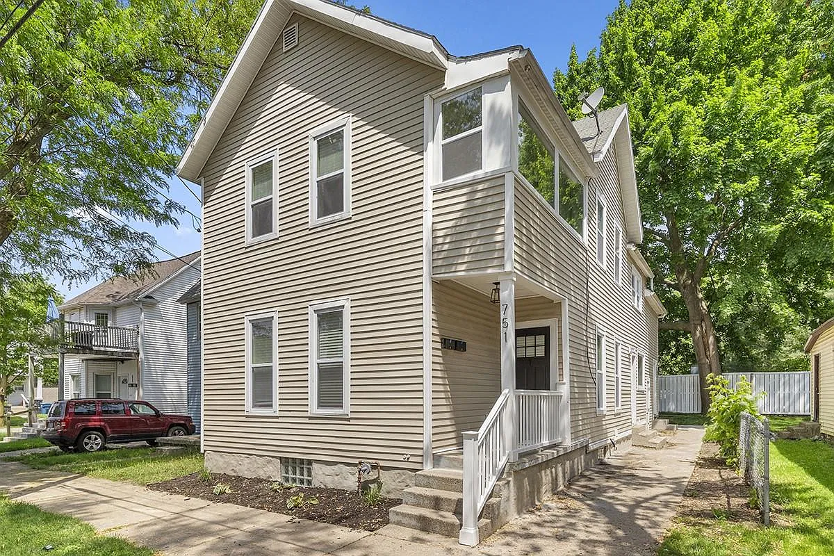 751 Veto St NW — Photo 2