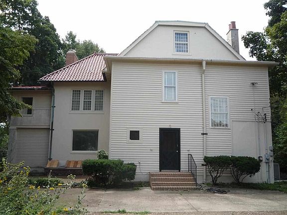 3rd image of 808 Sunset Ave