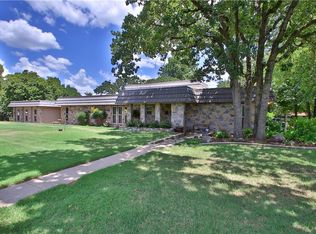 9820 Woodview Dr, Oklahoma City, OK 73165