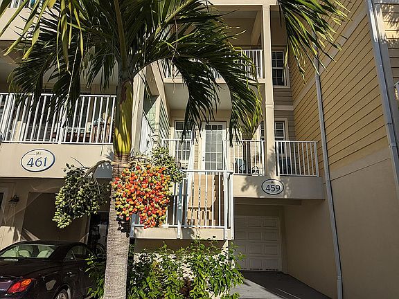 Front view of Townhouse