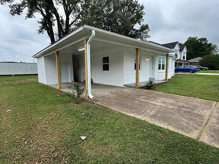 2422 Elliott St — Photo 10