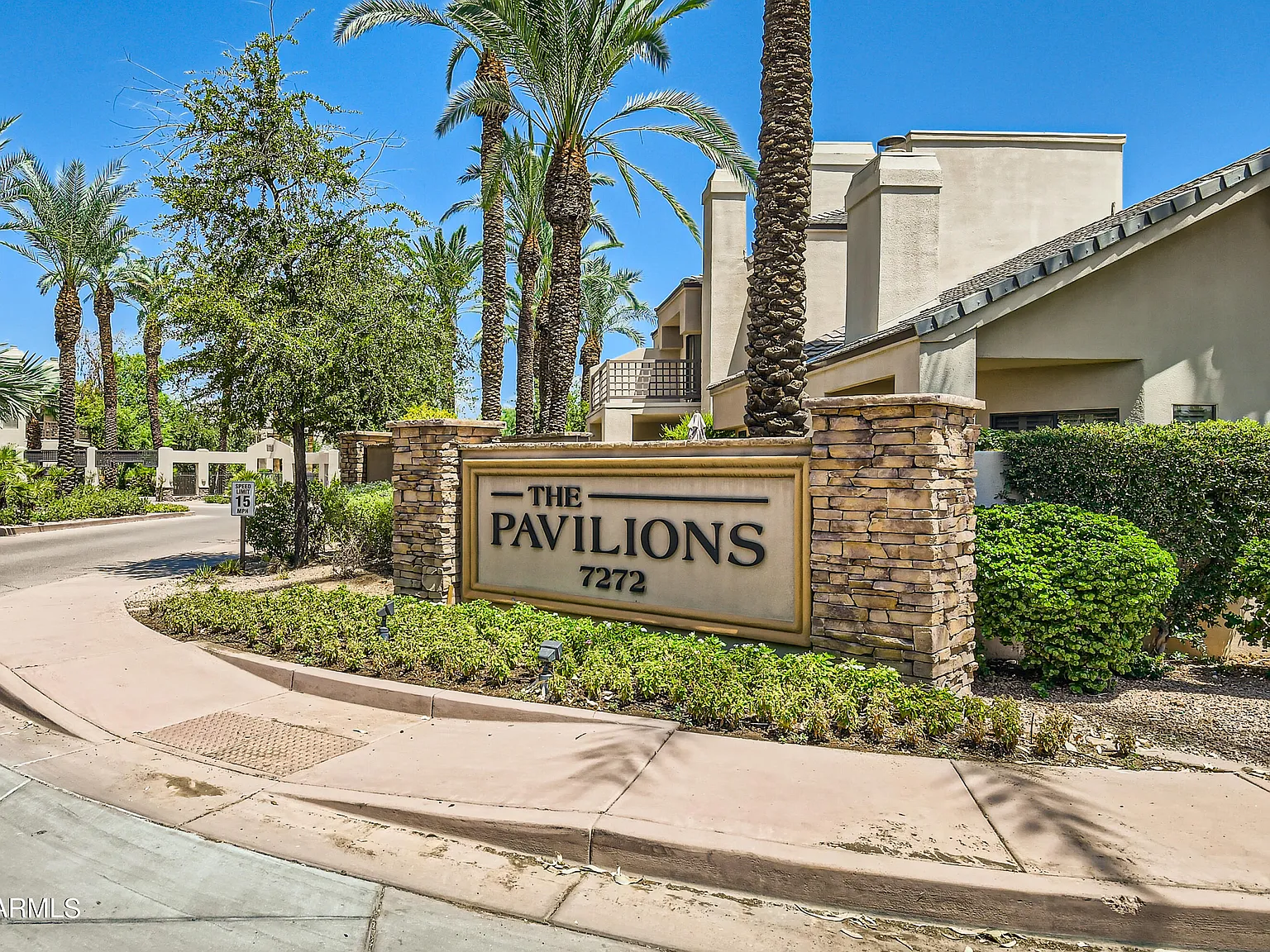 2 bed, 2.5 bath, 1603 sqft, $5,900 — Photo 2