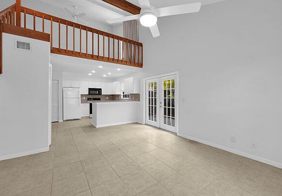 4th image of 426 N Cypress Drive #A