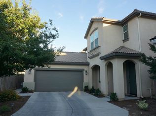 4421 W Pinsapo Dr, Fresno, CA 93722