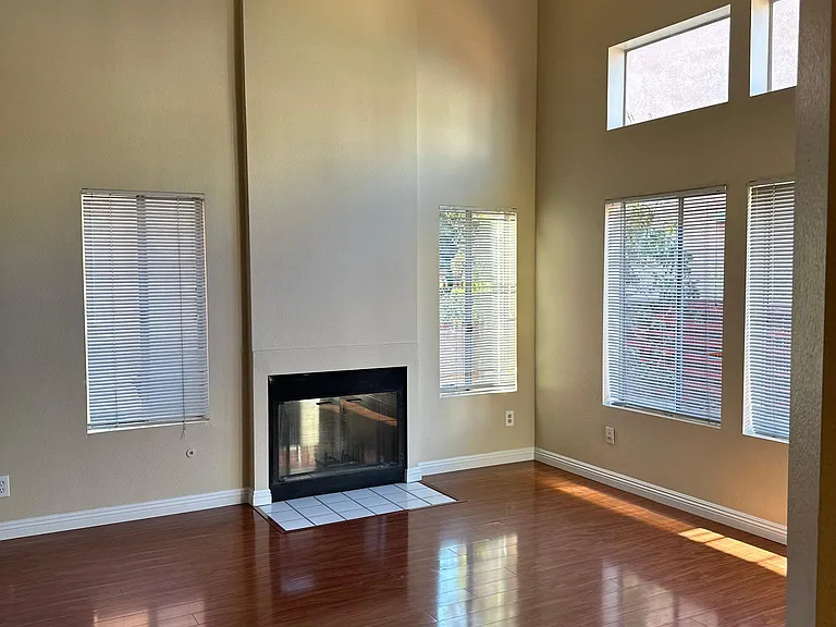14754 Cinnamon Dr — Photo 2