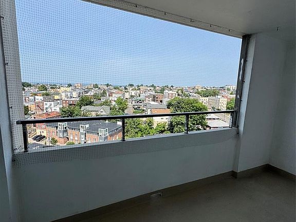 3rd image of 250 Gorge Rd APT 17I