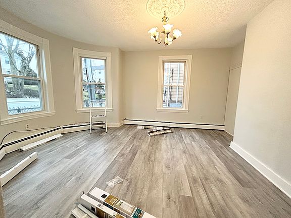 3rd image of 10 Oakland St #8