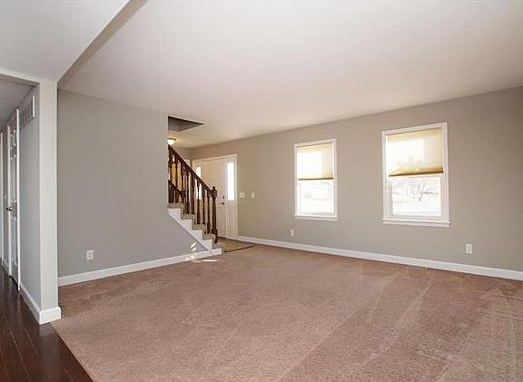 4th image of 815 Briarwood Ct