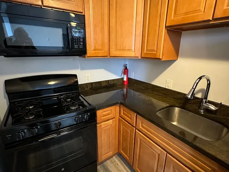 103 Main St — Photo 5