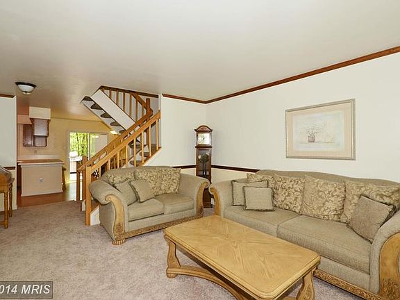 3rd image of 727 Claridge Ct Unit T1