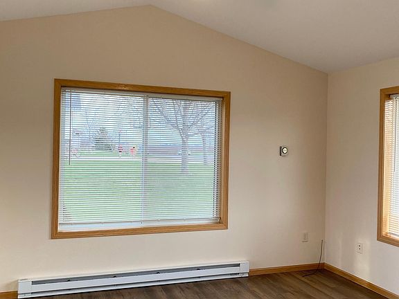 Sunroom with New Ceiling Fan/Light