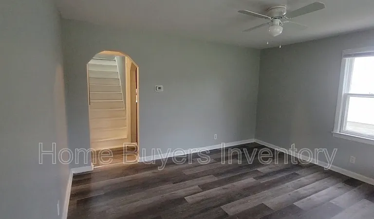 236 Hilton Ave — Photo 2