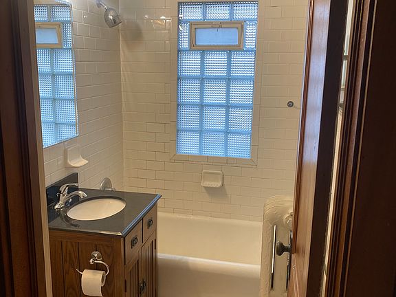 3rd image of 1479 Portland Ave APT 3