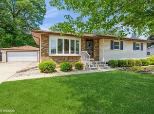 2610 Walnut Ln, Hobart, IN 46342