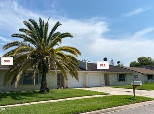 911 Newcastle Ct, Holly Hill, FL 32117
