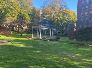 210 Pelham Rd APT 2B, New Rochelle, NY 10805