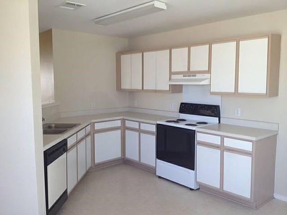 2nd image of 13608 Coomes Dr