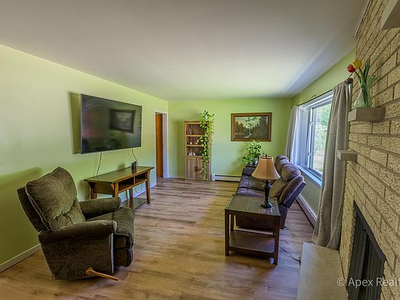 4th image of 3436 Butler Dr
