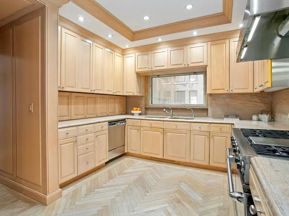 120 East End Avenue image 7 of 15