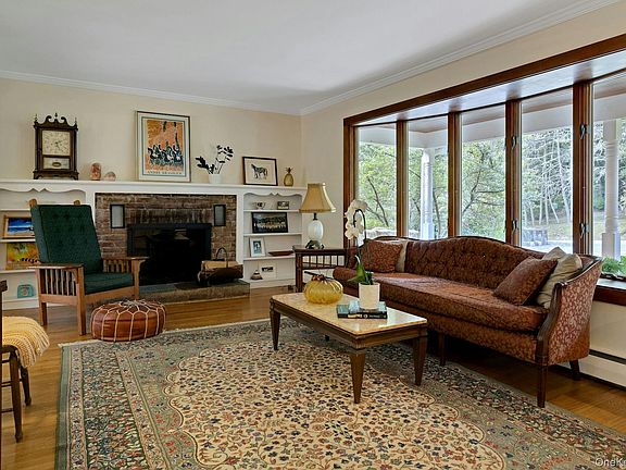 4th image of 25 Wildwood Road