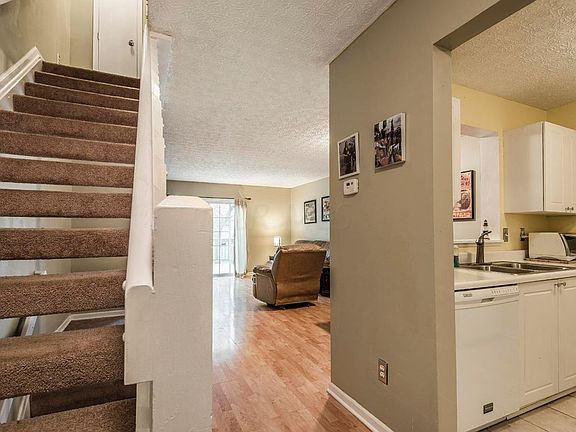 5th image of 4006 Parkcove Dr