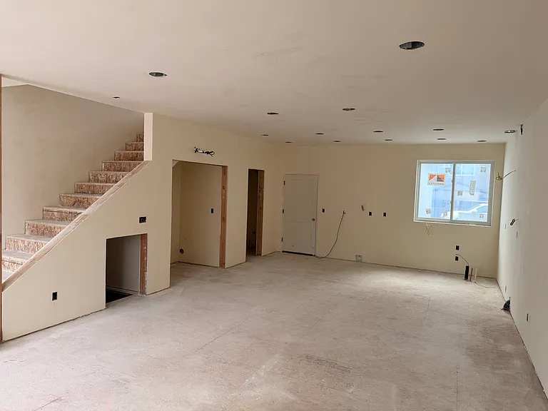 122 N Locust St #3 — Photo 5