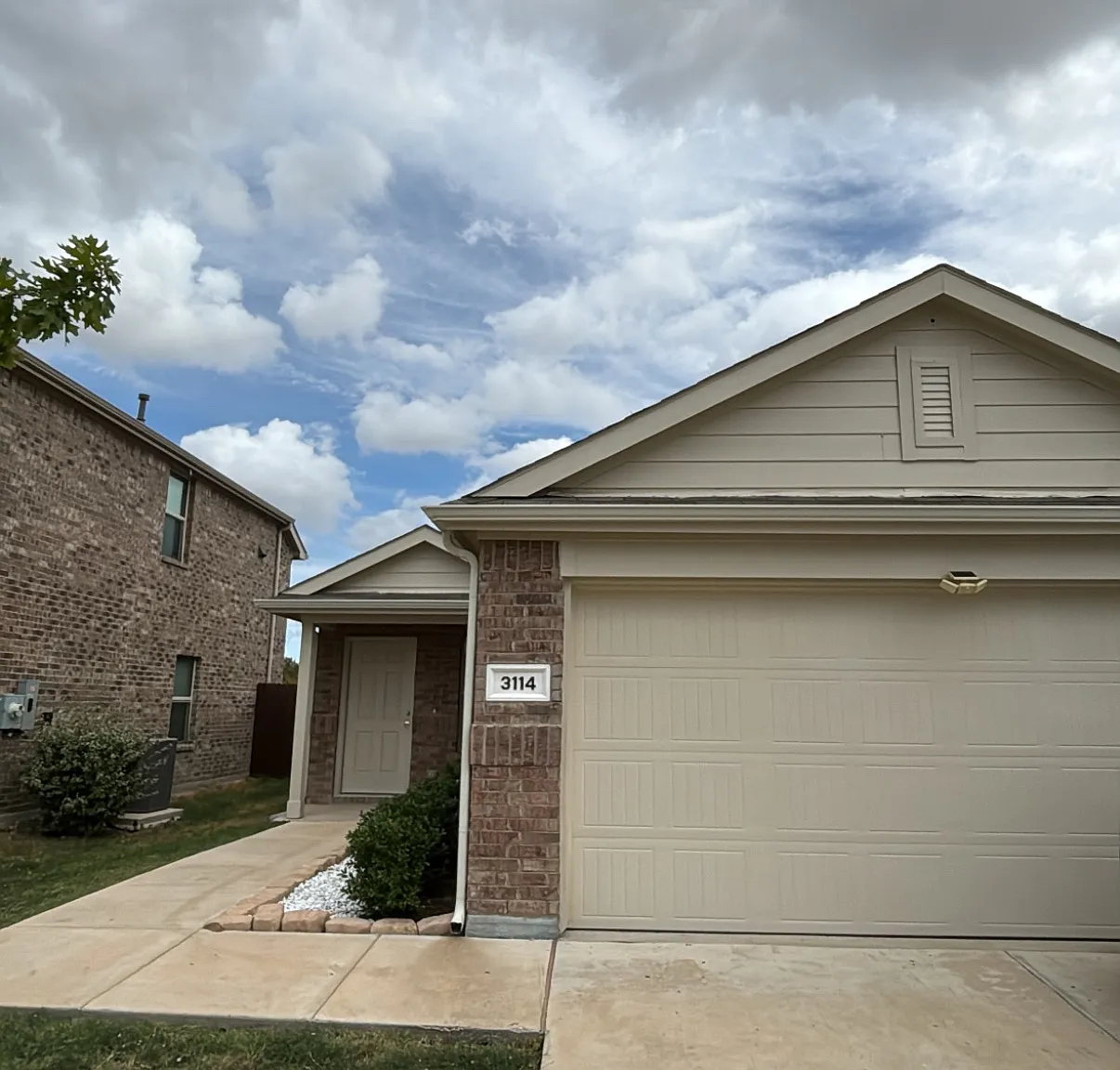 3 bed, 1500 sqft, $1,925 — Photo 1