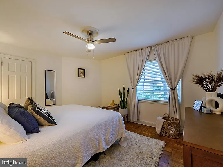1608 W Abingdon Dr #102 — Photo 25