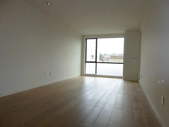 2652 Harrison St #303 — Photo 1