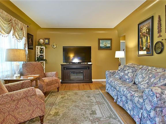 4th image of 1545 W Park Ave