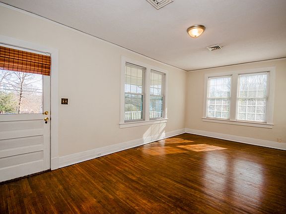 4th image of 771 Perrymont Ave