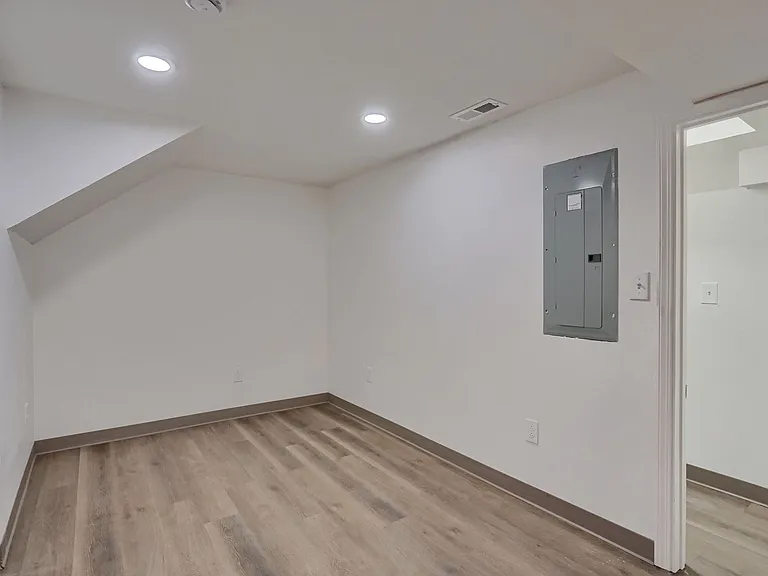 153 Kathleen Dr — Photo 17