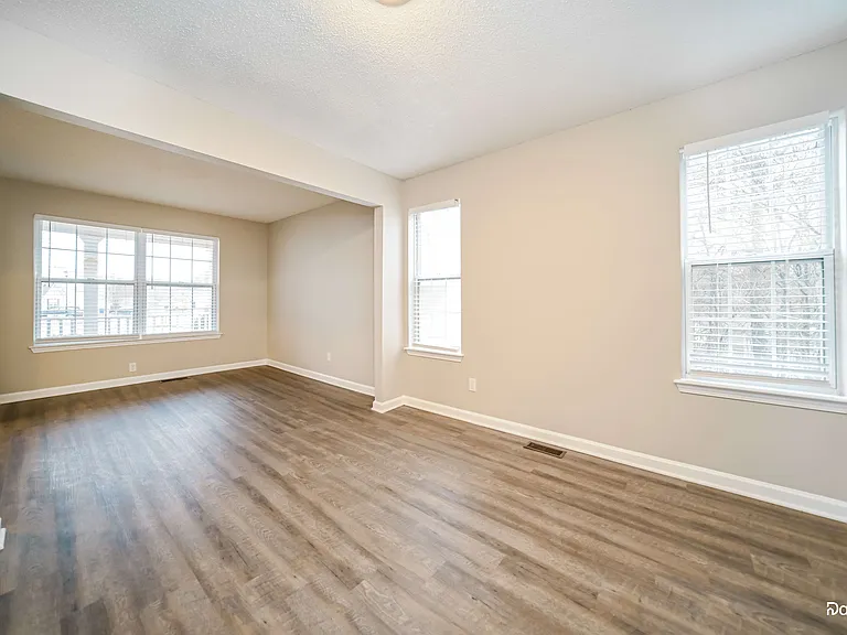 109 Bainbridge Pl — Photo 8