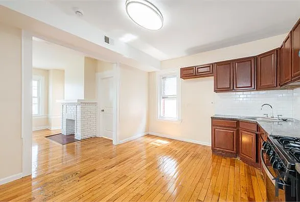 4 bed, $3,137 — Photo 3