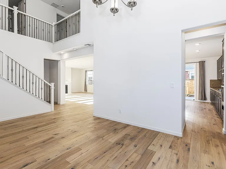 33509 Mustang St — Photo 9