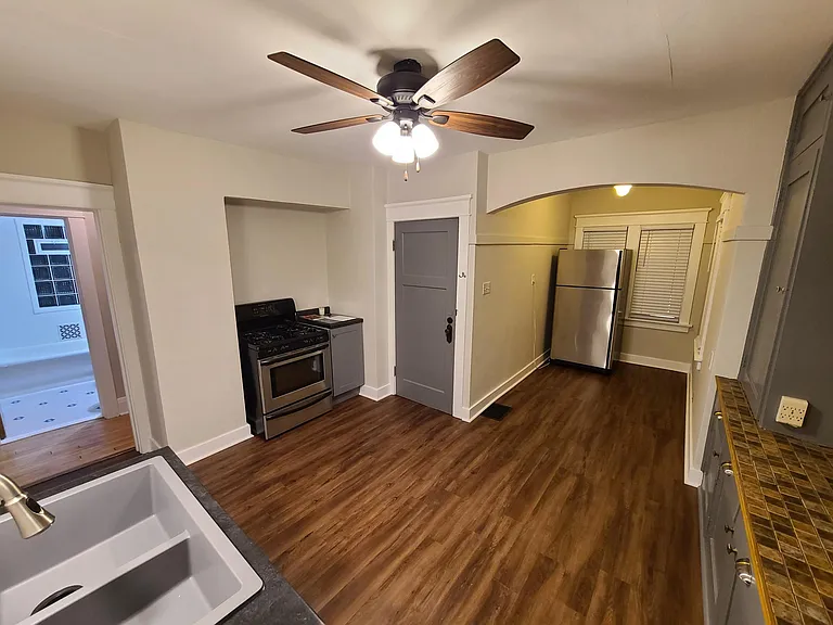 1542 N 50th Pl — Photo 11