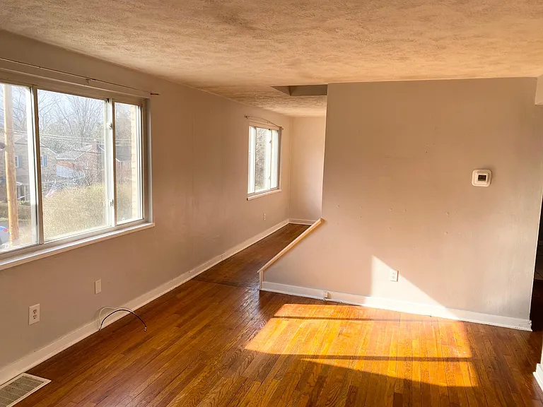 209 Marose Dr — Photo 2