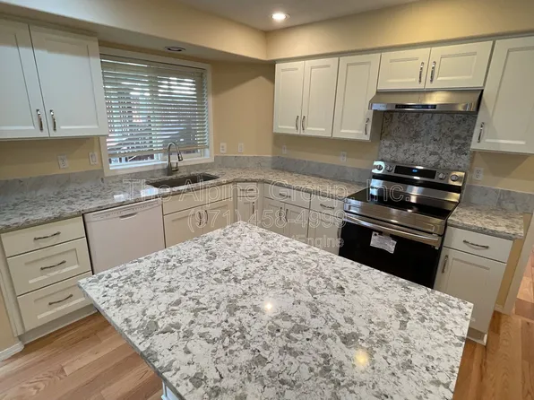 13649 SW Packard Ln, Beaverton, OR 97008