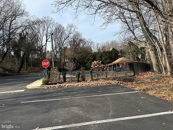 2nd image of 800 Avondale Rd APT 7M