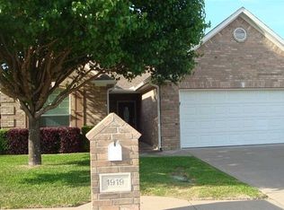 1919 Hollybranch Dr, Tyler, TX 75703