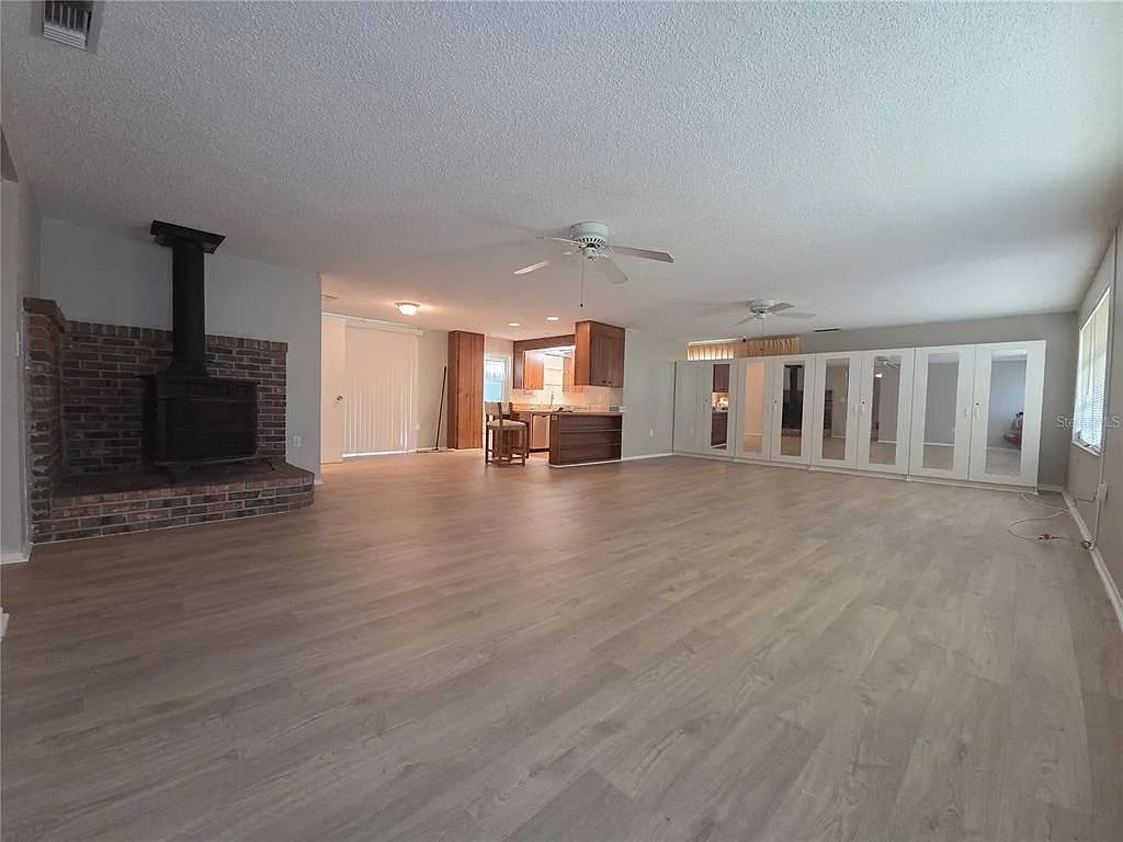 3 bed, 2.0 bath, 1438 sqft, $2,500 — Photo 4