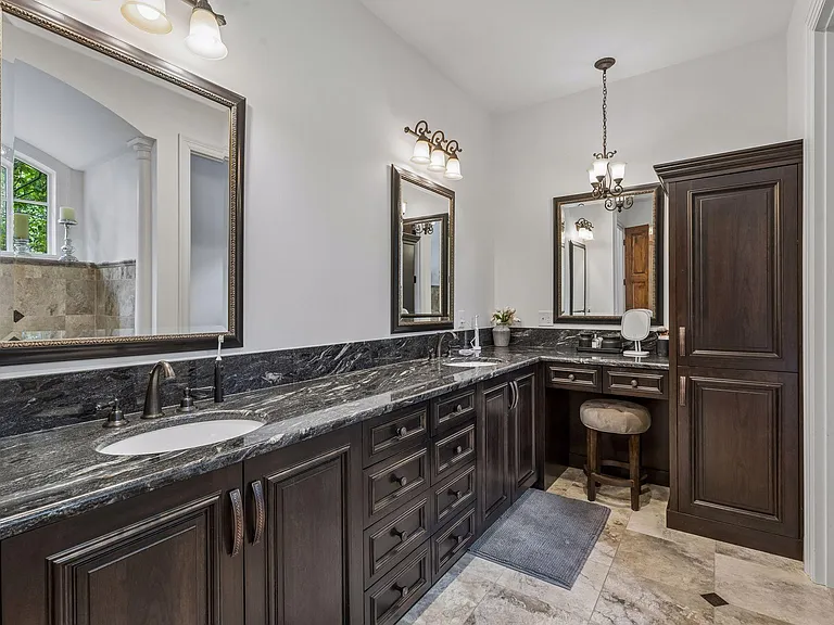 15700 Portico Dr — Photo 26