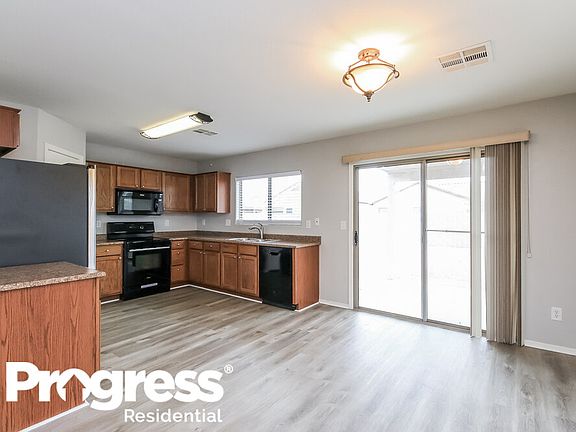 5th image of 36536 W Pampoloma Ave