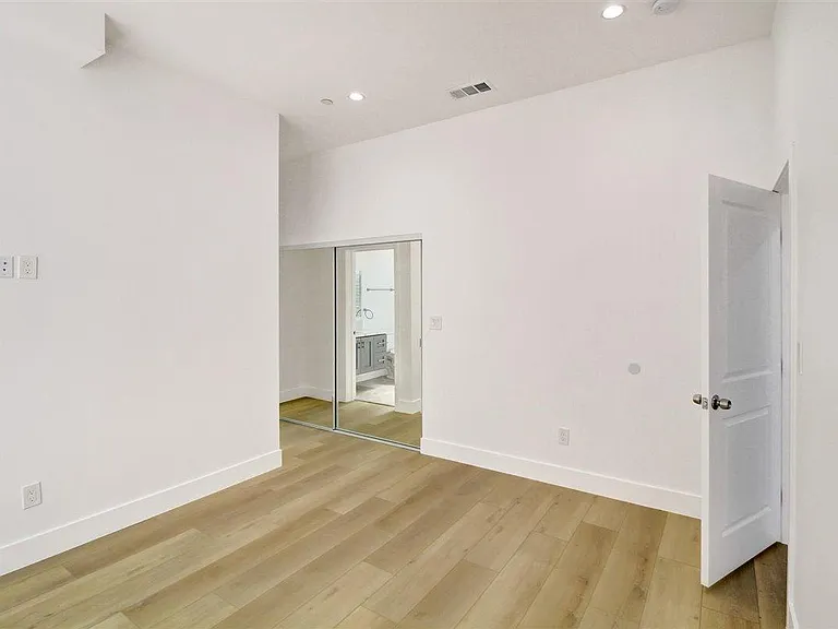 3018 West Blvd — Photo 10