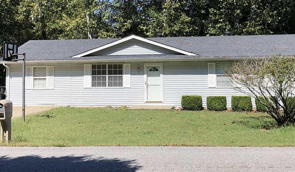 1st image of 152 Pebble Creek Dr