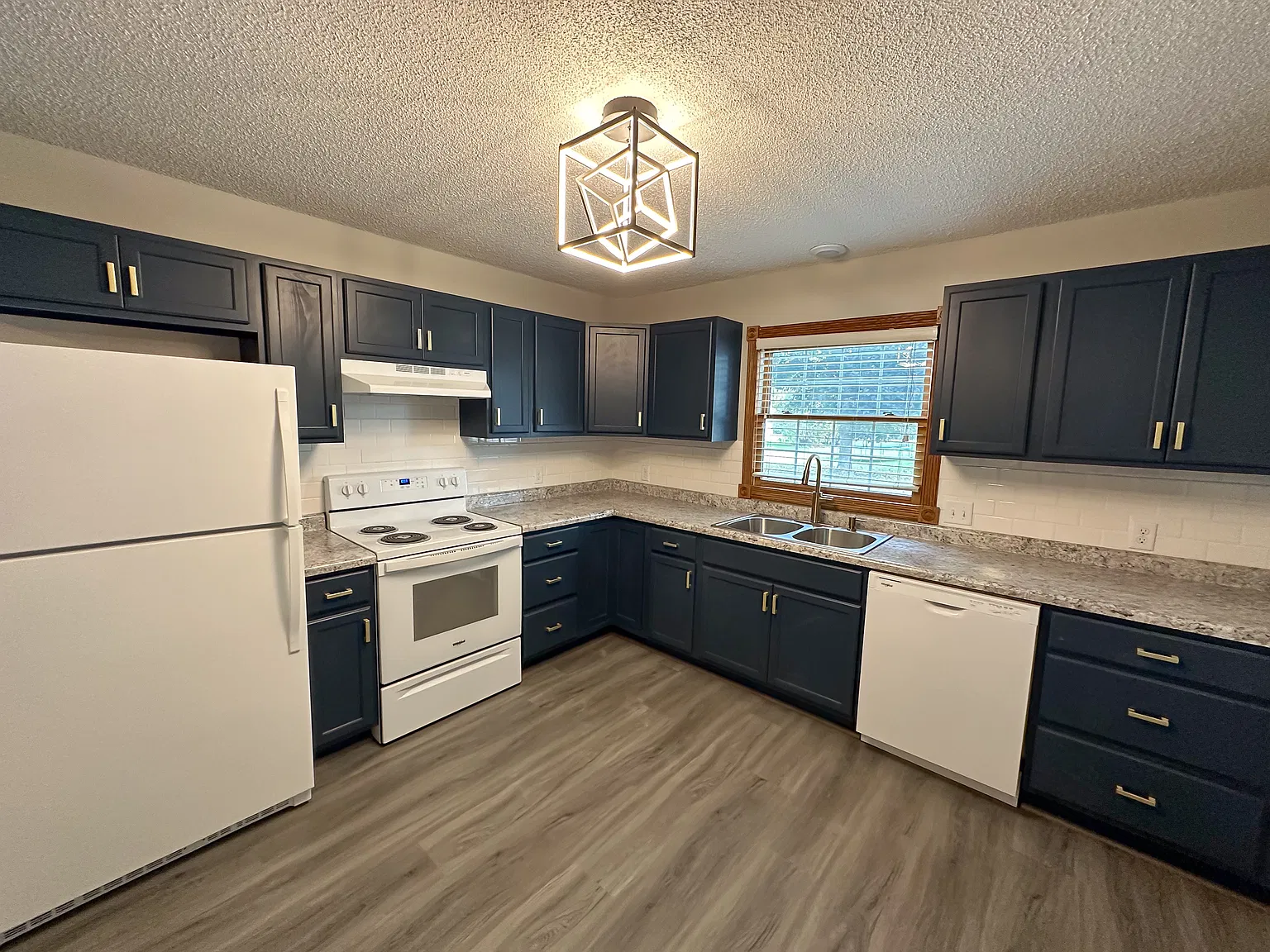 3 bed, 1604 sqft, $1,750 — Photo 4