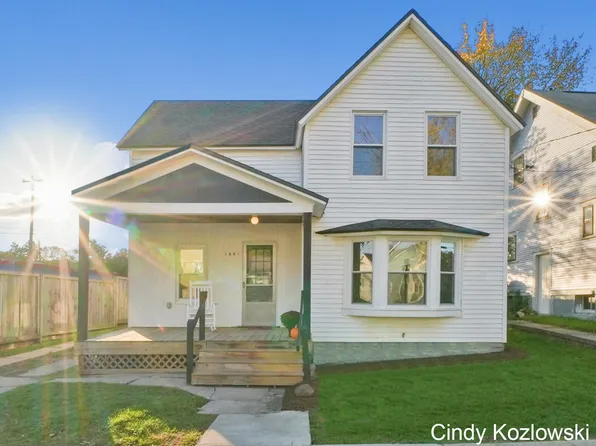 1221 Garfield Ave NW, Grand Rapids, MI 49504