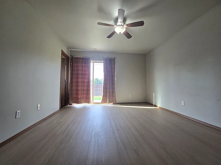 500 E Kristen Ave — Photo 13